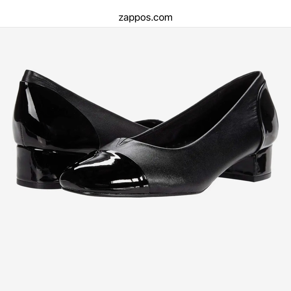 Trotters 10.5 Wide Black Leather Pumps Comfort Patent Cap Toe Interview Shoes